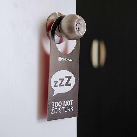 Reddoorz Premium @ Avida Verte Bgc Манила Экстерьер фото